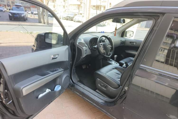 Used Nissan X-Trail 2010 2.5L CVT Flagship Edition 4WD Driver Seat