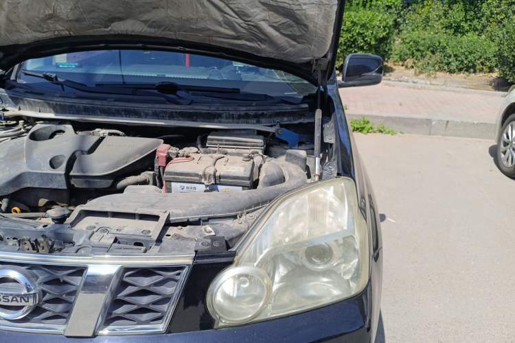 Used Nissan X-Trail 2010 2.5L CVT Luxury Edition 4WD Engine Bay Left