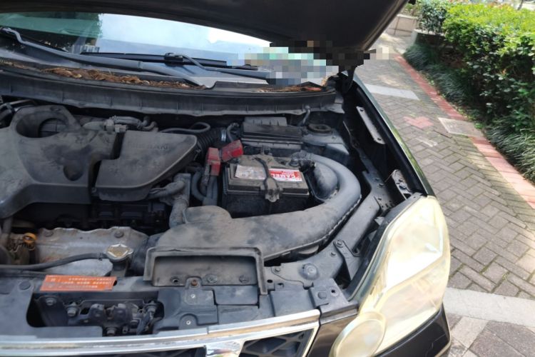 Used Nissan X-Trail 2010 2.5L CVT Luxury Edition 4WD Engine Bay Left
