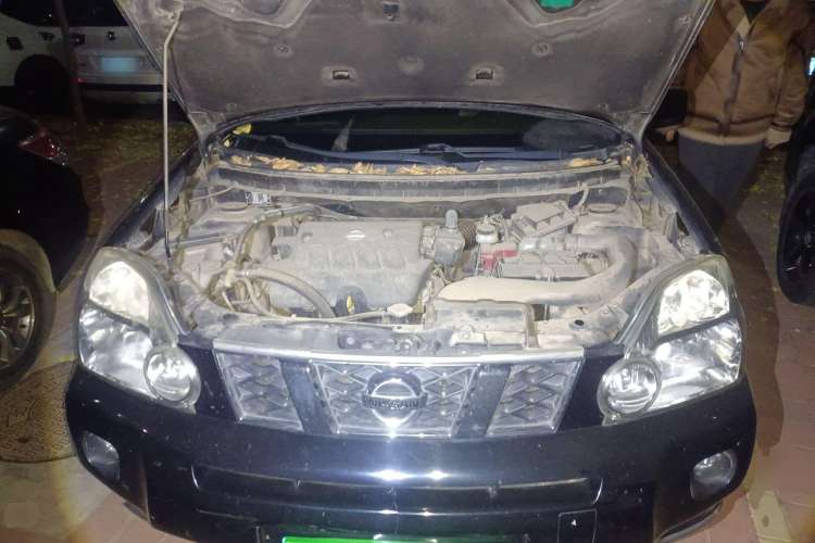 Used Nissan X-Trail 2010 2.0L Manual Comfort Edition 4WD Engine Bay