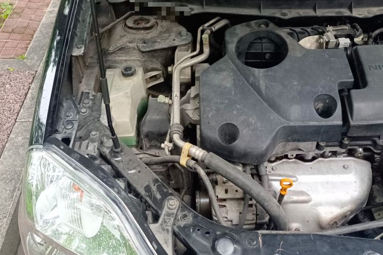 Used Nissan X-Trail 2010 2.5L CVT Luxury Edition 4WD Engine Bay Right