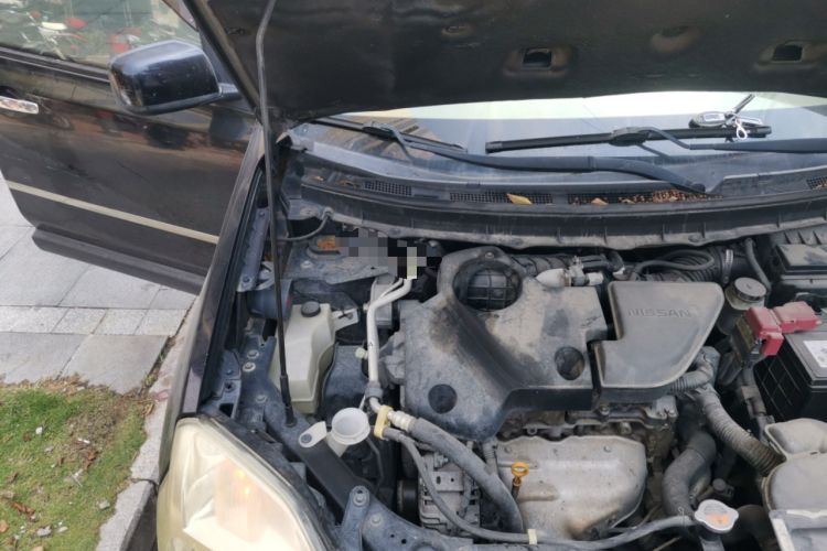 Used Nissan X-Trail 2010 2.5L CVT Luxury Edition 4WD Engine Bay Right