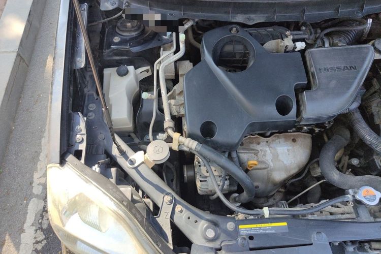 Used Nissan X-Trail 2010 2.5L CVT Luxury Edition 4WD Engine Bay Right