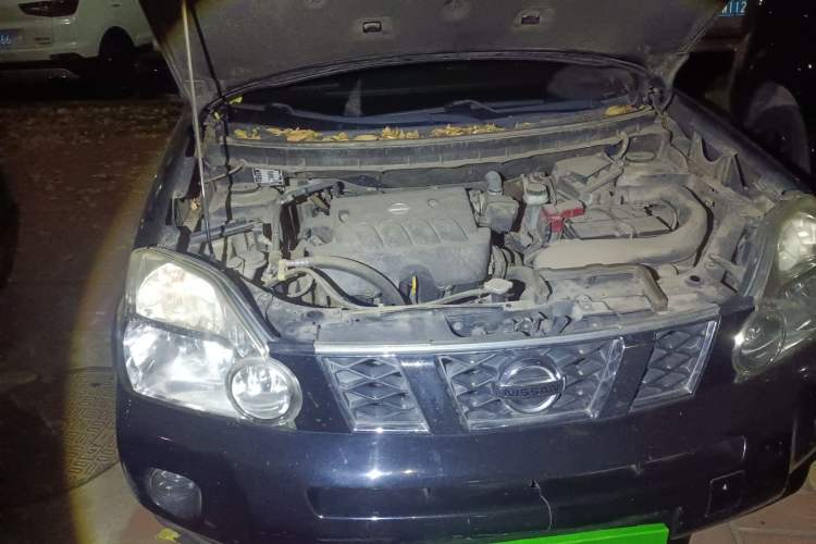 Used Nissan X-Trail 2010 2.0L Manual Comfort Edition 4WD Engine Bay Right