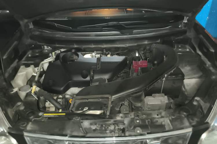 Used Nissan X-Trail 2010 2.5L CVT Luxury Edition 4WD Engine Bay