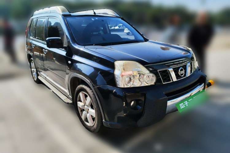 Used Nissan X-Trail 2010 2.5L CVT Flagship Edition 4WD Front Right 45 Deg
