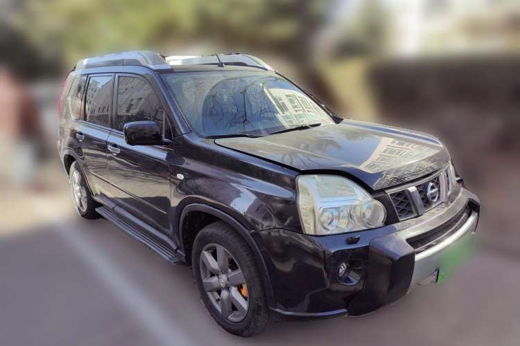 Used Nissan X-Trail 2010 2.5L CVT Ultimate Edition 4WD Front Right 45 Deg