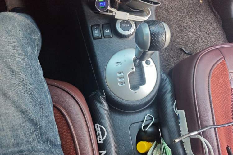 Used Nissan X-Trail 2010 2.5L CVT Luxury Edition 4WD Gear Lever