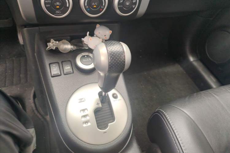 Used Nissan X-Trail 2010 2.5L CVT Luxury Edition 4WD Gear Lever