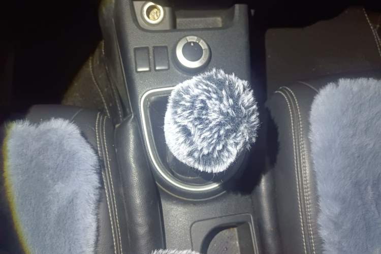 Used Nissan X-Trail 2010 2.0L Manual Comfort Edition 4WD Gear Lever