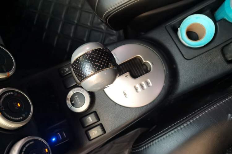 Used Nissan X-Trail 2010 2.5L CVT Luxury Edition 4WD Gear Lever