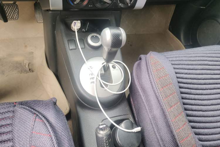Used Nissan X-Trail 2010 2.0L CVT Comfort Edition 4WD Gear Lever