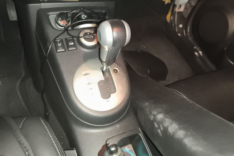 Used Nissan X-Trail 2010 2.5L CVT Luxury Edition 4WD Gear Lever