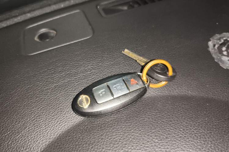 Used Nissan X-Trail 2010 2.5L CVT Luxury Edition 4WD Interior 1