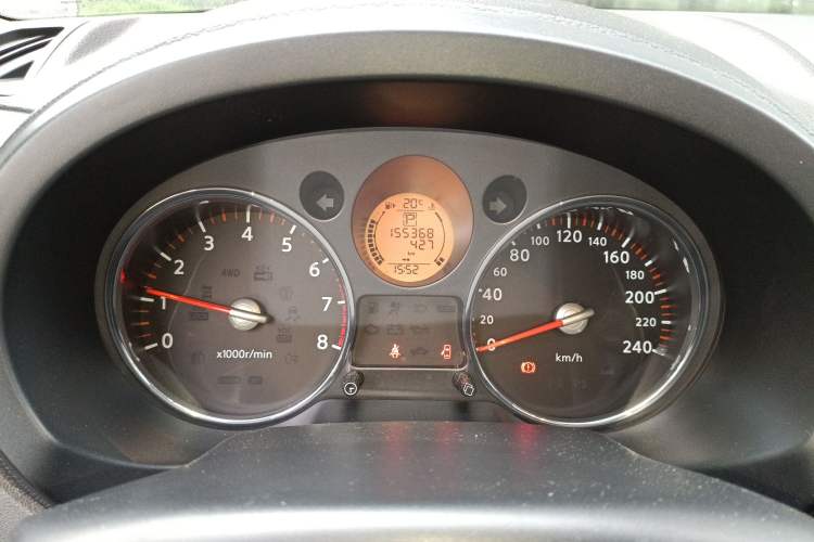 Used Nissan X-Trail 2010 2.5L CVT Luxury Edition 4WD Odometer Close Up
