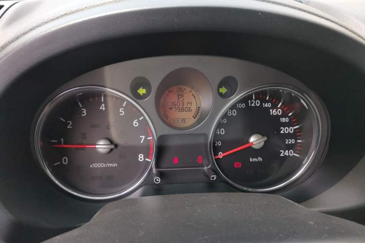 Used Nissan X-Trail 2010 2.5L CVT Luxury Edition 4WD Odometer Close Up