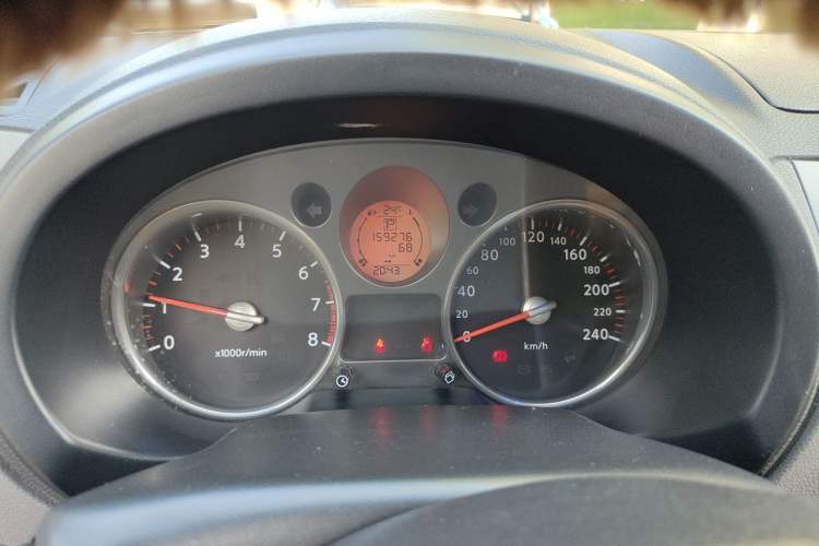 Used Nissan X-Trail 2010 2.5L CVT Luxury Edition 4WD Odometer Close Up