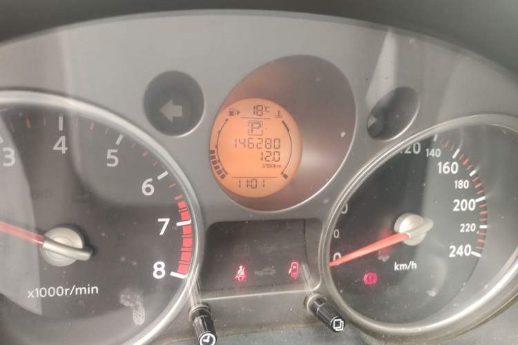 Used Nissan X-Trail 2010 2.0L CVT Comfort Edition 4WD Odometer Close Up