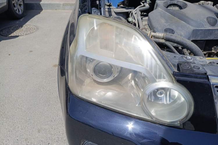 Used Nissan X-Trail 2010 2.5L CVT Luxury Edition 4WD Right Front Headlight