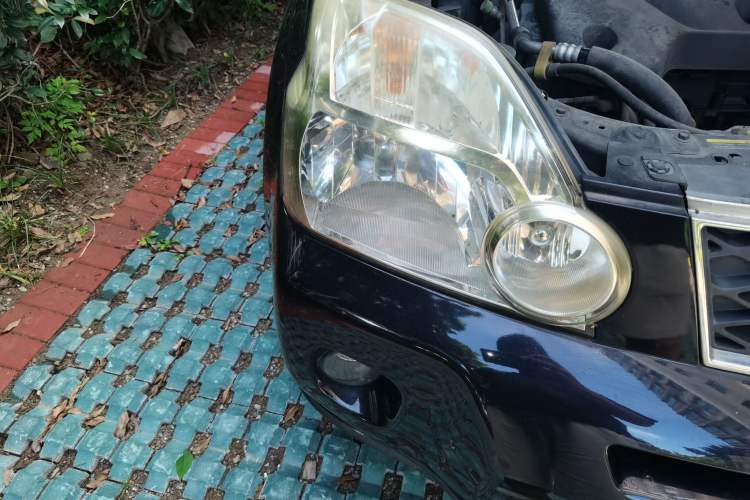 Used Nissan X-Trail 2010 2.5L CVT Luxury Edition 4WD Right Front Headlight