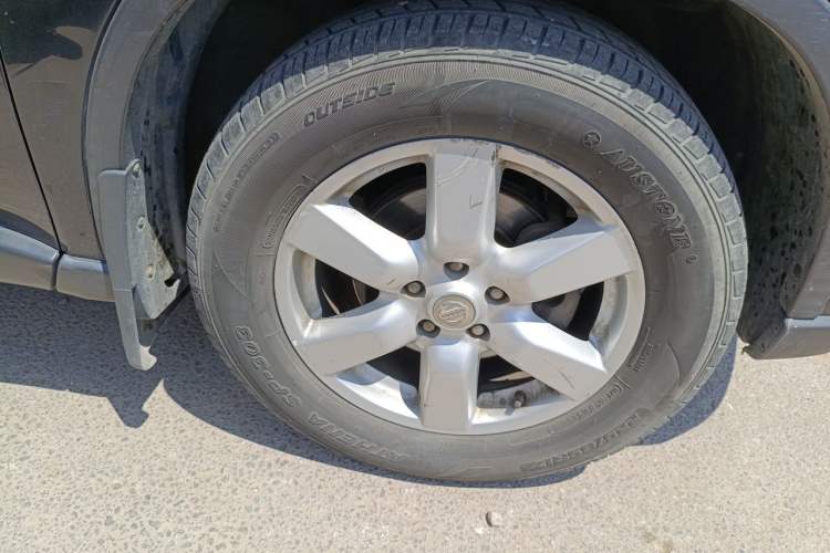 Used Nissan X-Trail 2010 2.5L CVT Luxury Edition 4WD Right Front Wheel Hub