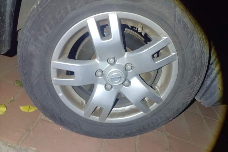 Used Nissan X-Trail 2010 2.0L Manual Comfort Edition 4WD Right Front Wheel Hub