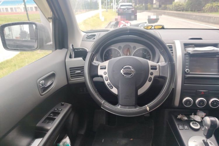 Used Nissan X-Trail 2010 2.5L CVT Luxury Edition 4WD Steering Wheel