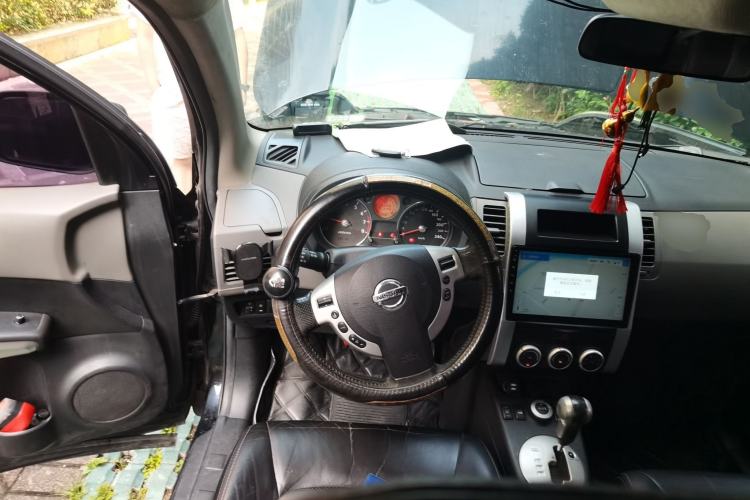 Used Nissan X-Trail 2010 2.5L CVT Luxury Edition 4WD Steering Wheel