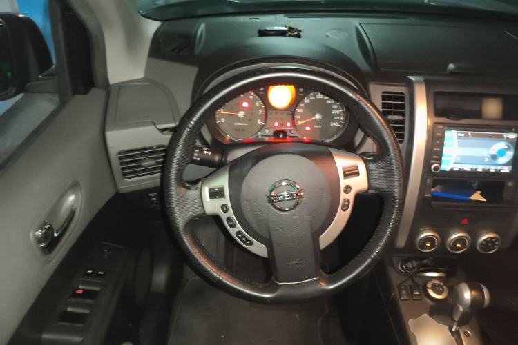 Used Nissan X-Trail 2010 2.5L CVT Luxury Edition 4WD Steering Wheel