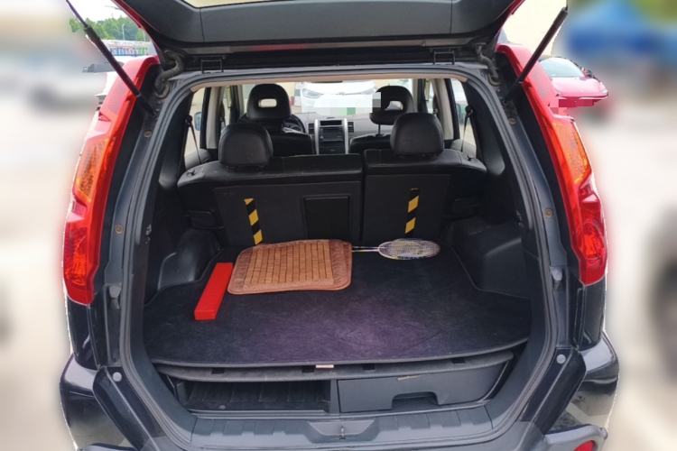 Used Nissan X-Trail 2010 2.5L CVT Luxury Edition 4WD Trunk