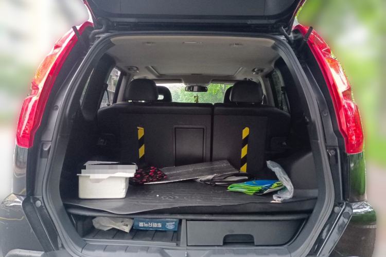 Used Nissan X-Trail 2010 2.5L CVT Luxury Edition 4WD Trunk