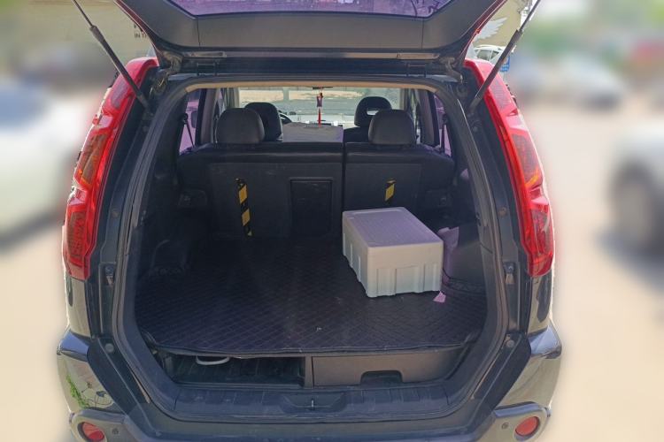 Used Nissan X-Trail 2010 2.5L CVT Luxury Edition 4WD Trunk