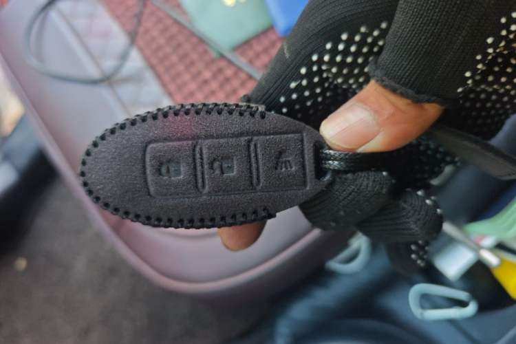 Used Nissan X-Trail 2010 2.5L CVT Luxury Edition 4WD Vehicle Key