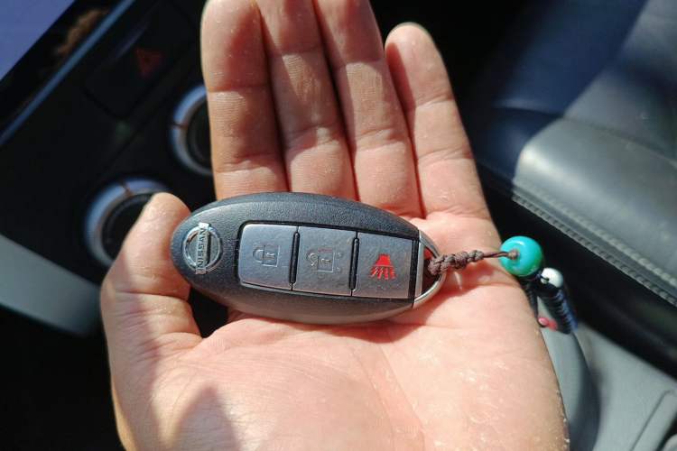 Used Nissan X-Trail 2010 2.5L CVT Luxury Edition 4WD Vehicle Key