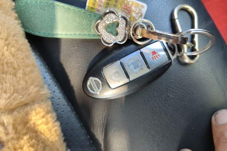 Used Nissan X-Trail 2010 2.5L CVT Luxury Edition 4WD Vehicle Key