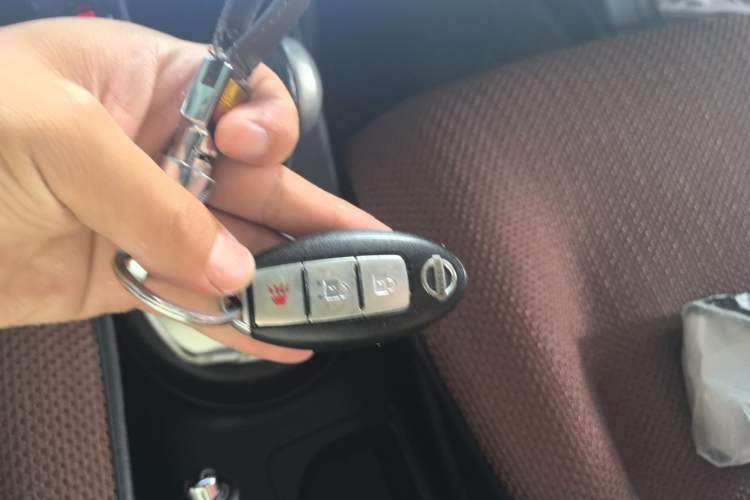 Used Nissan X-Trail 2010 2.5L CVT Luxury Edition 4WD Vehicle Key