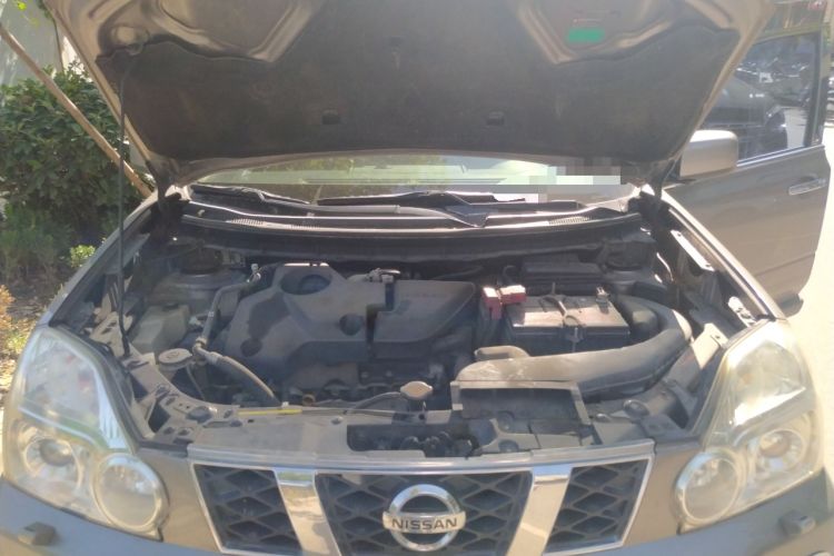 Used Nissan X-Trail 2010 2.5L CVT Flagship Edition 4WD Engine Bay
