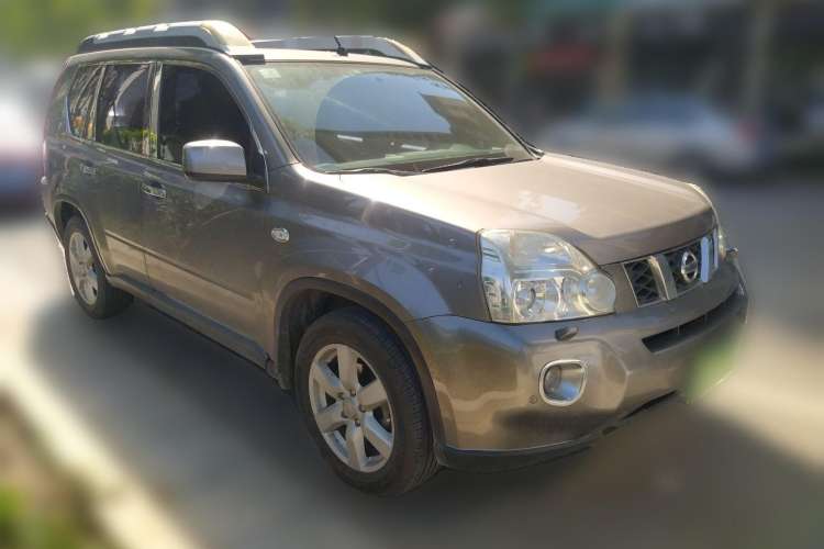 Used Nissan X-Trail 2010 2.5L CVT Flagship Edition 4WD Front Right 45 Deg