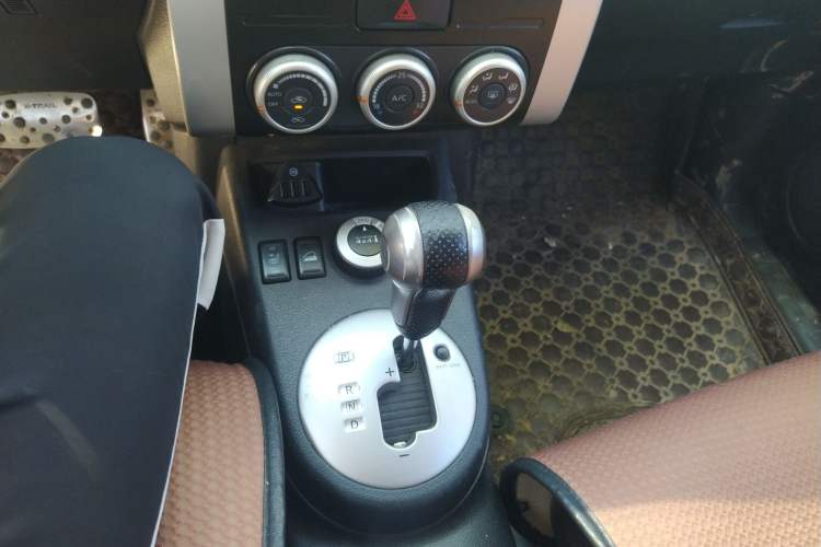 Used Nissan X-Trail 2010 2.5L CVT Flagship Edition 4WD Gear Lever