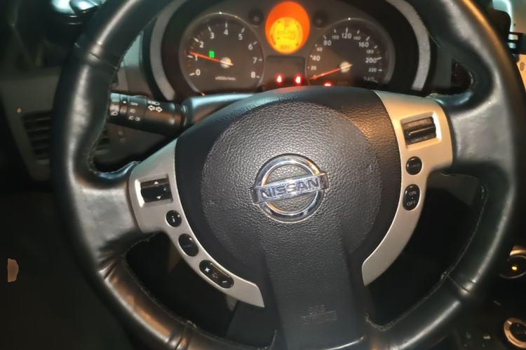 Used Nissan X-Trail 2010 2.5L CVT Luxury Edition 4WD Steering Wheel