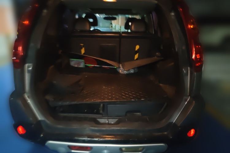 Used Nissan X-Trail 2010 2.5L CVT Luxury Edition 4WD Trunk