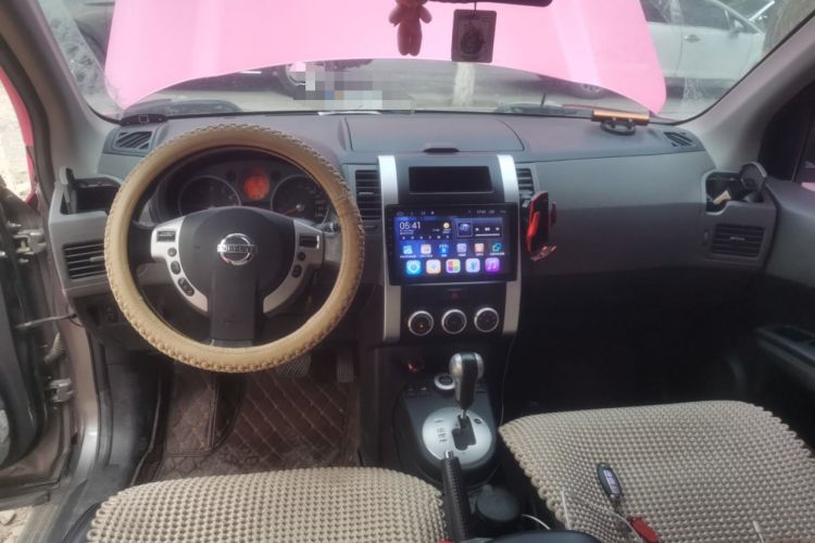 Used Nissan X-Trail 2010 2.5L CVT Luxury Edition 4WD Center Console