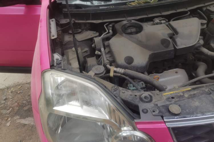 Used Nissan X-Trail 2010 2.5L CVT Luxury Edition 4WD Engine Bay Right