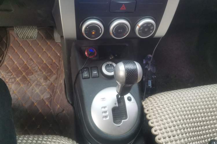 Used Nissan X-Trail 2010 2.5L CVT Luxury Edition 4WD Gear Lever