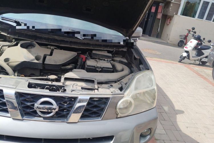Used Nissan X-Trail 2010 2.5L CVT Luxury Edition 4WD Engine Bay Left