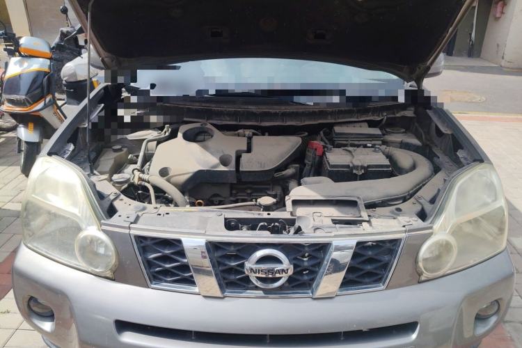 Used Nissan X-Trail 2010 2.5L CVT Luxury Edition 4WD Engine Bay