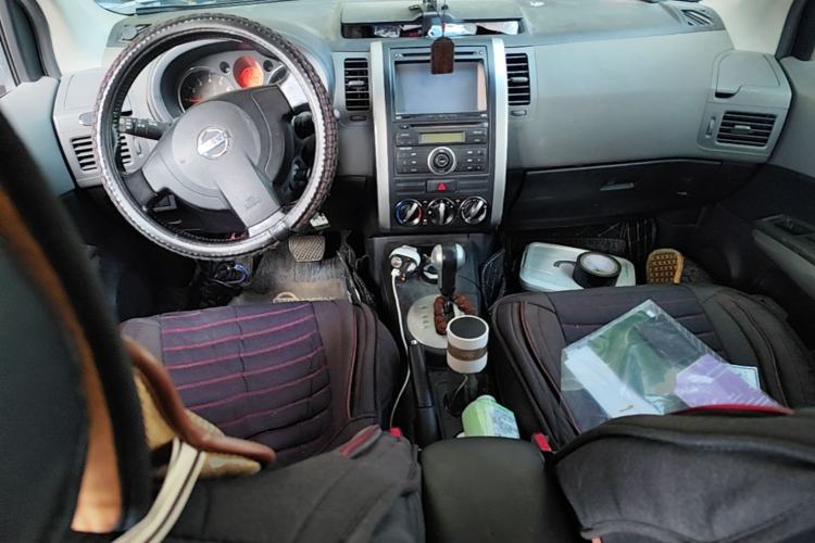 Used Nissan X-Trail 2010 2.0L CVT Comfort Edition 4WD Center Console