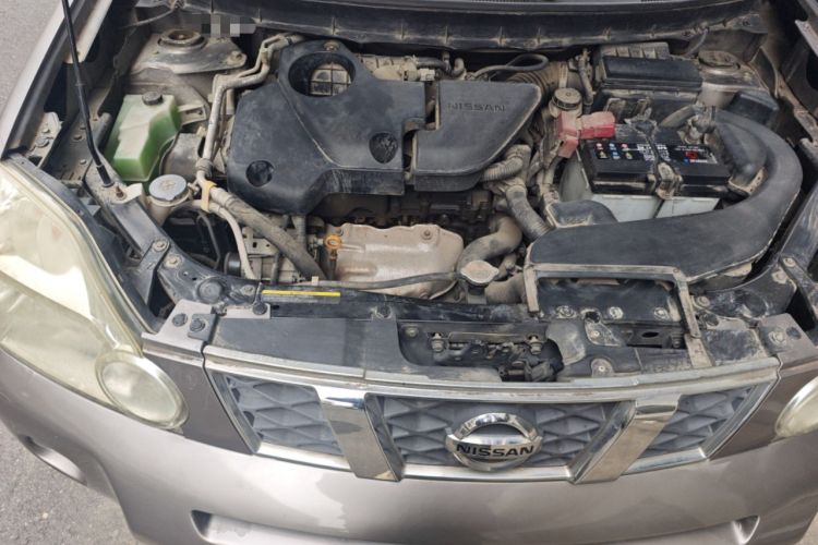 Used Nissan X-Trail 2010 2.5L CVT Luxury Edition 4WD Engine Bay