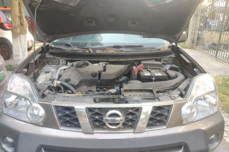 Used Nissan X-Trail 2010 2.5L Manual Luxury Edition 4WD Engine Bay