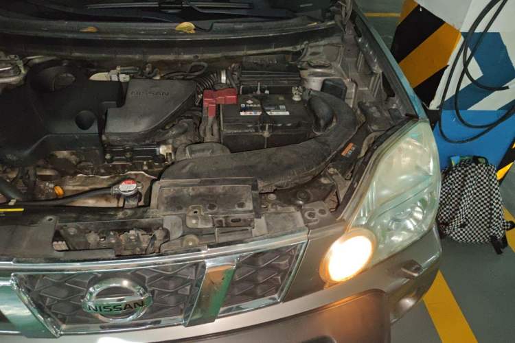 Used Nissan X-Trail 2010 2.5L CVT Ultimate Edition 4WD Engine Bay Left